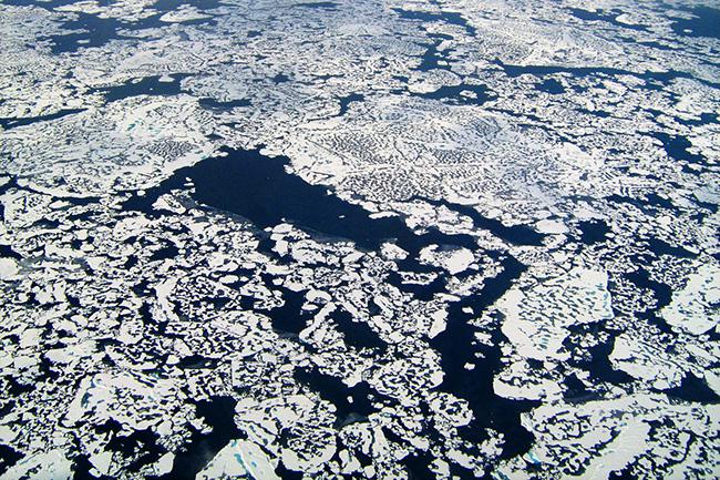 Fotografía aérea de un paisaje ártico (foto: NASA).
