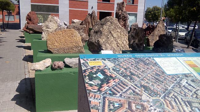 Algunas de las rocas expuestas en el museo geológico al aire libre de Colmenar Viejo (Madrid). Foto: Ayuntamiento de Colmenar Viejo.

