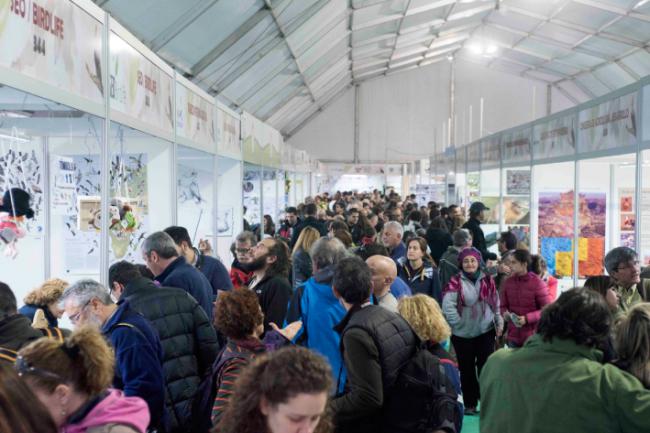 Visitantes durante una edición anterior de la FIO (foto: Turismo de Extremadura).