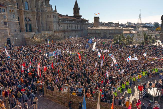 Multitudinaria manifestación contra el proyecto de Altri celebrada el pasado 15 de diciembre en Santiago de Compostela (foto: Ecologistas en Acción).